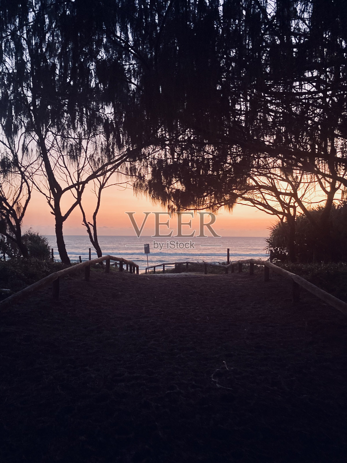 夜晚结束照片摄影图片