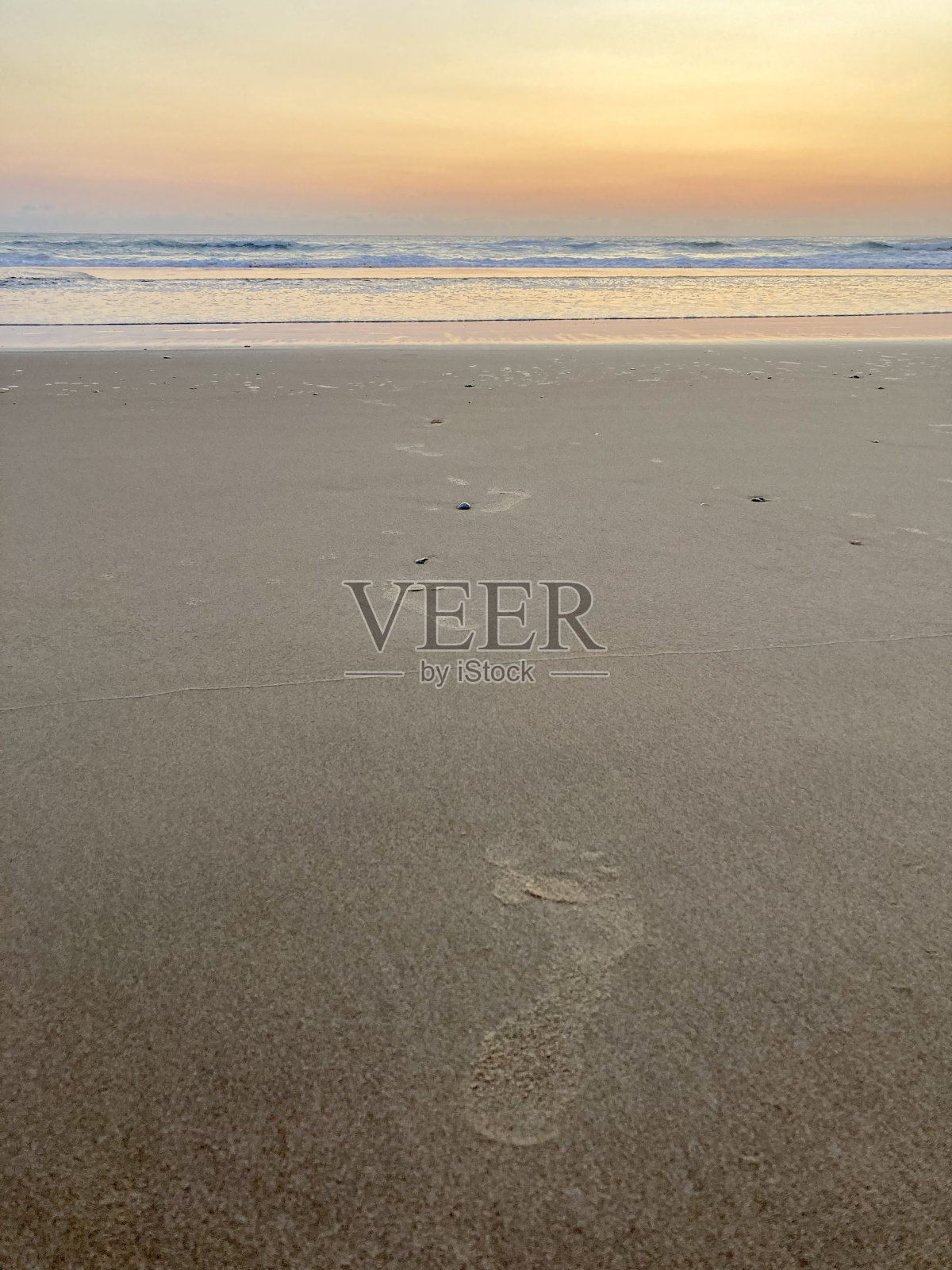 走进新的一天照片摄影图片