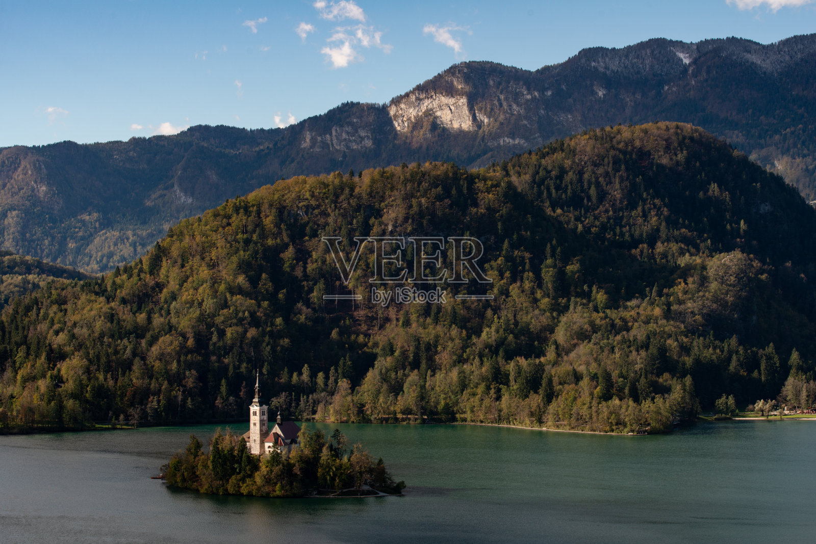 在秋天的早晨淌着血照片摄影图片