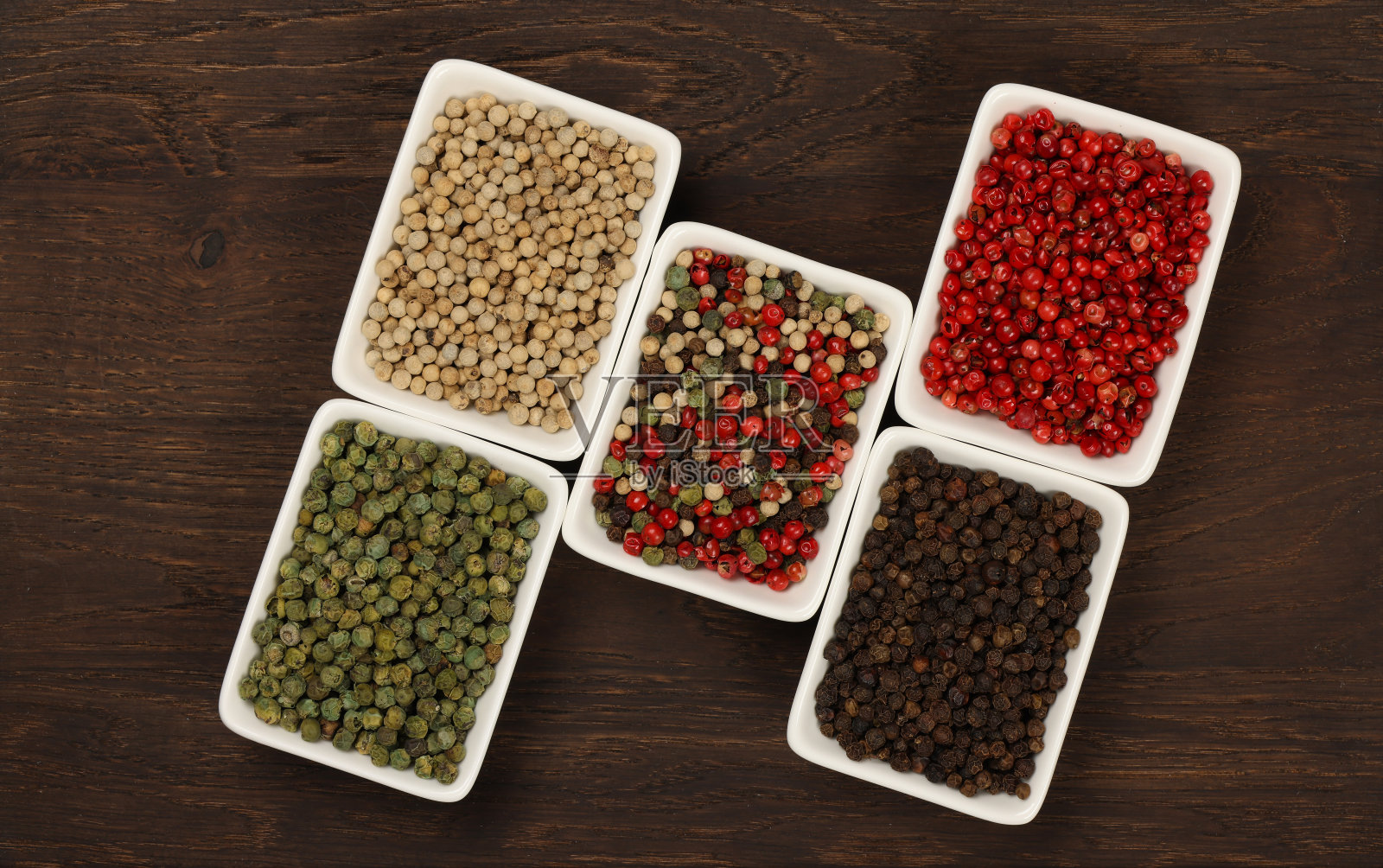几碗什锦胡椒照片摄影图片