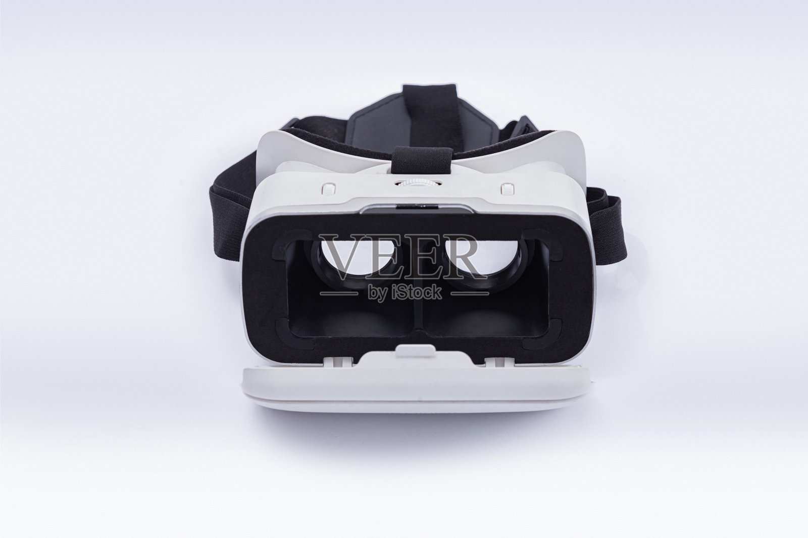 VR头显隔离在白色背景照片摄影图片