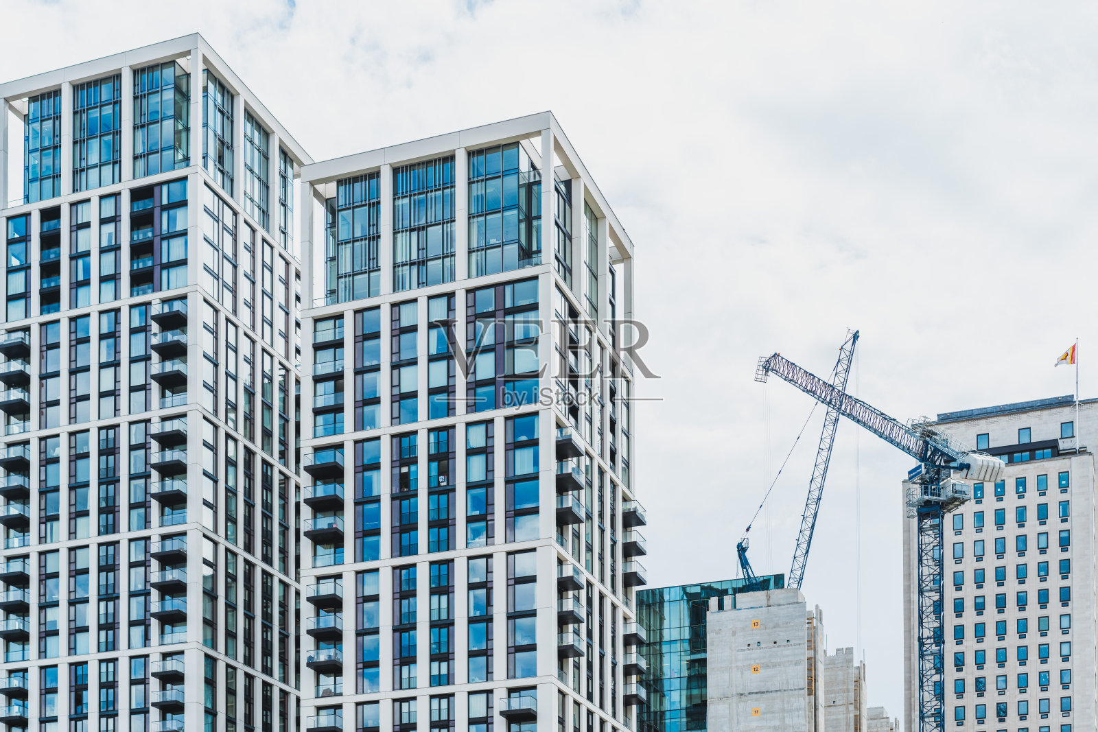 伦敦的摩天大楼和建筑工地照片摄影图片