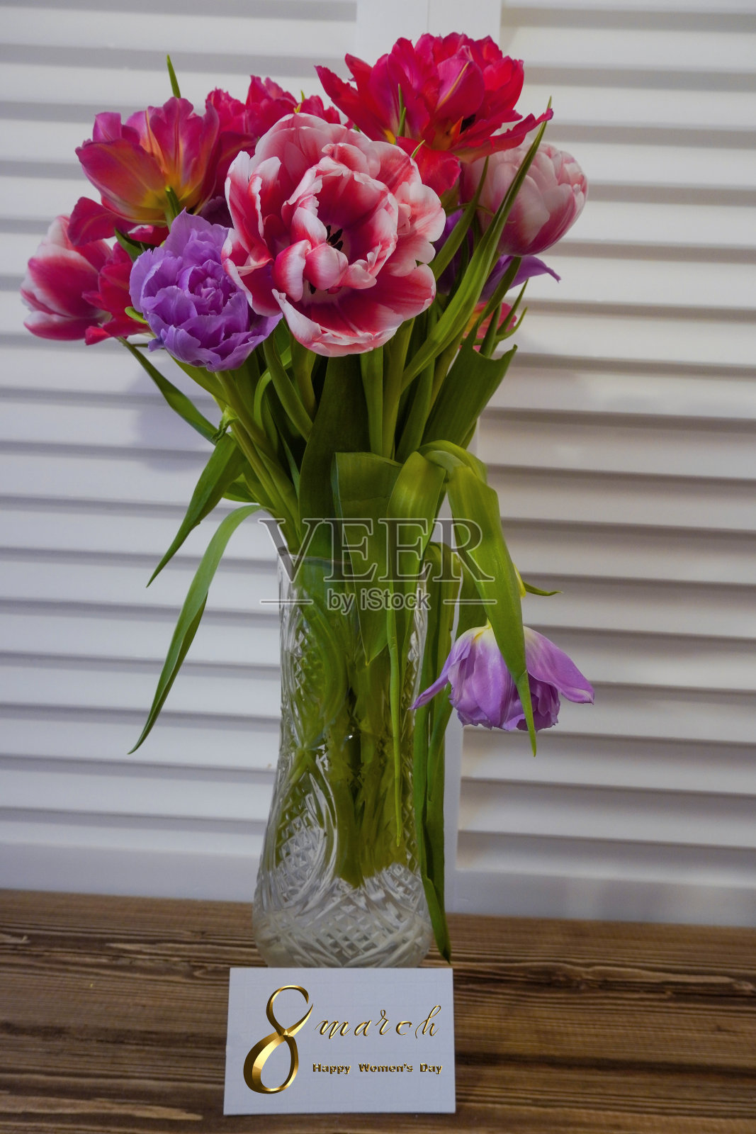 三八国际妇女节!从3月8日起，平铺，横幅，贺卡和鲜花。照片摄影图片