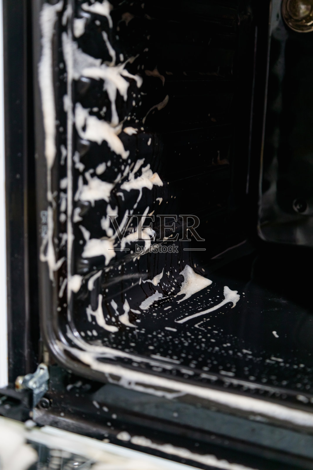 彻底清洁烤箱照片摄影图片