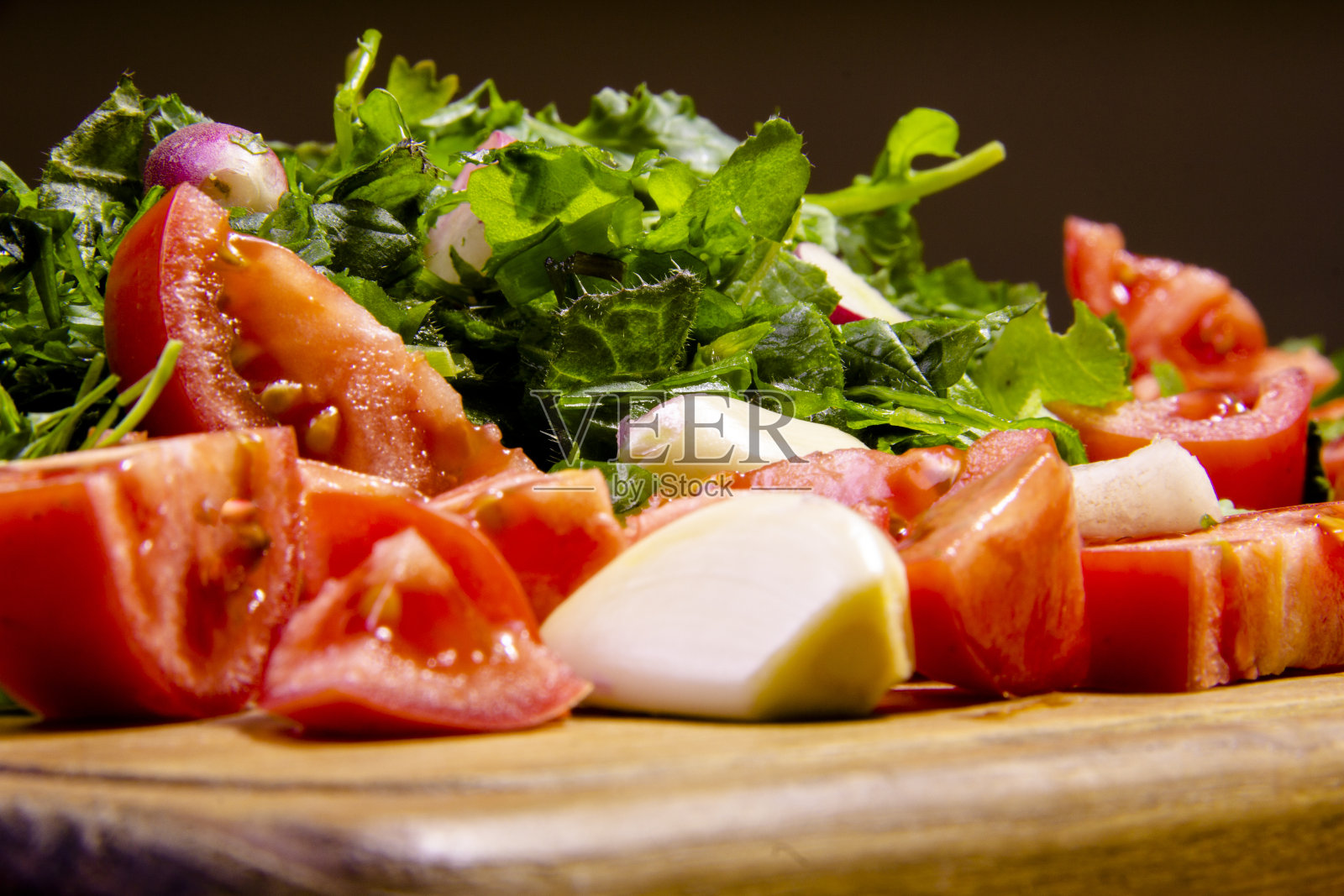 餐馆菜单，咖啡馆的沙拉切片蔬菜特写照片摄影图片