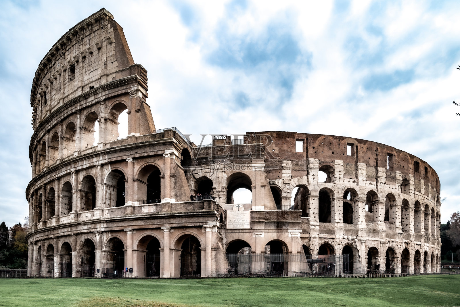 罗马历史悠久的石拱道照片摄影图片