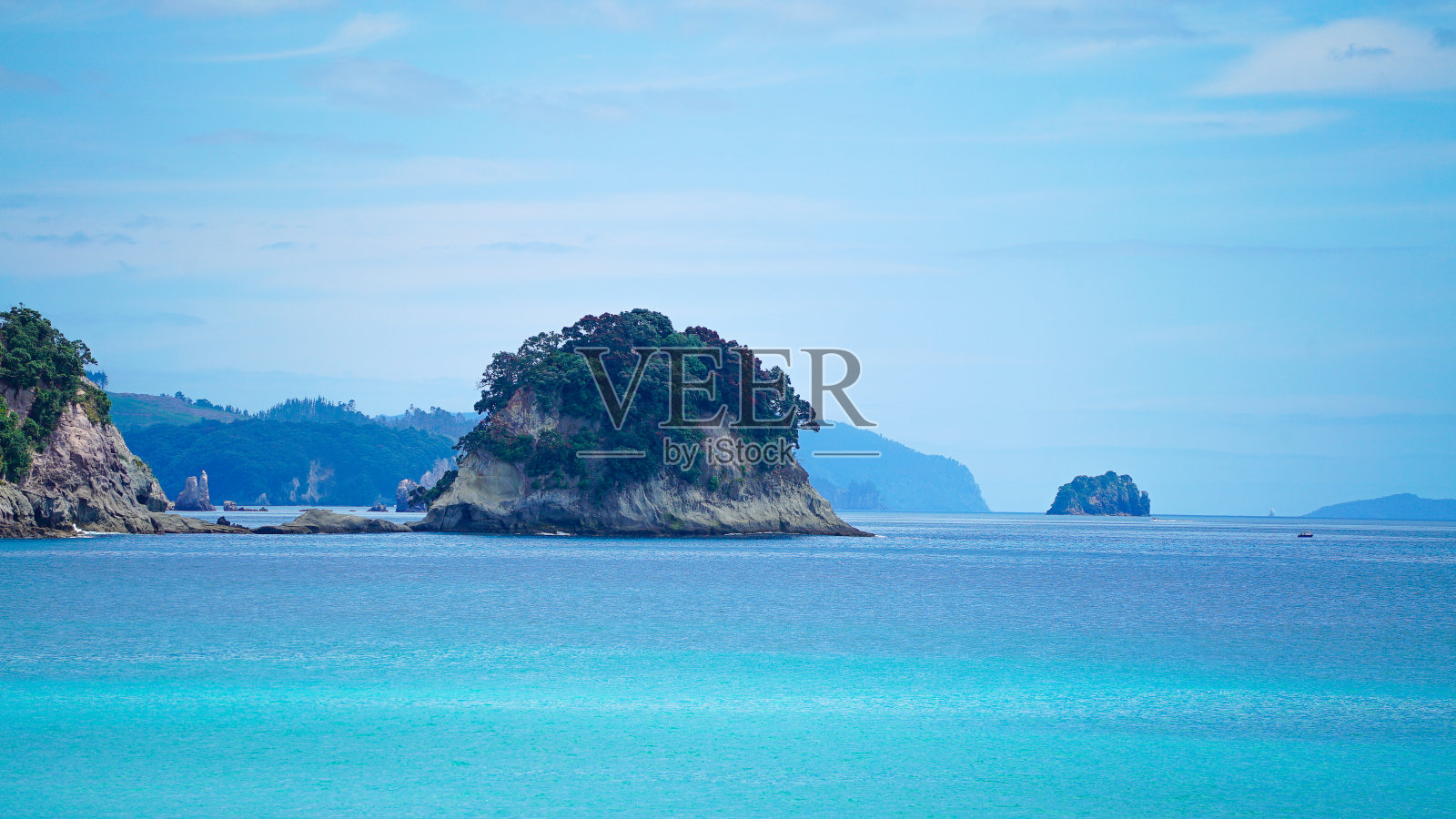 宁静的海湾和岛屿的美景照片摄影图片