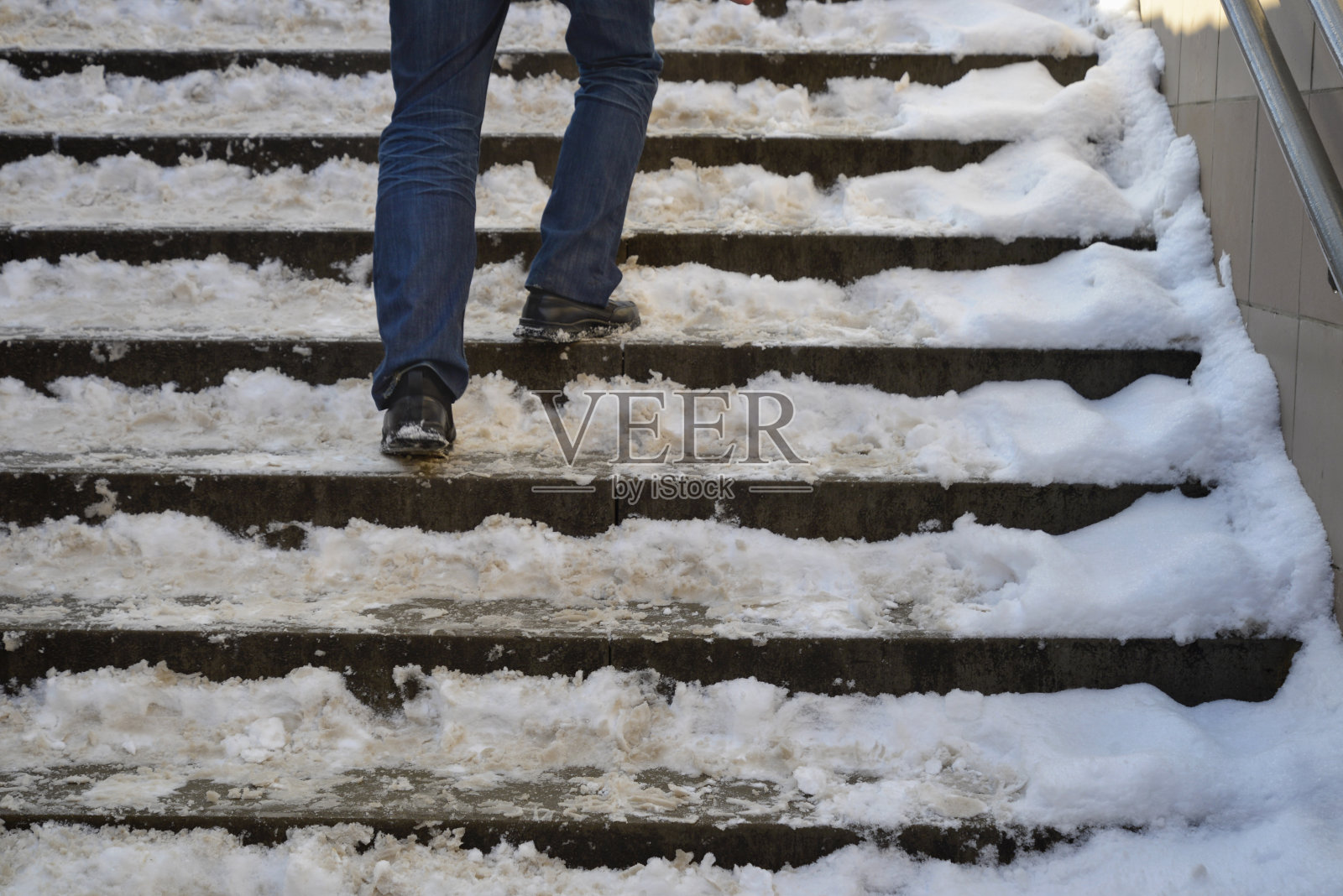 城市的冬天。照片摄影图片