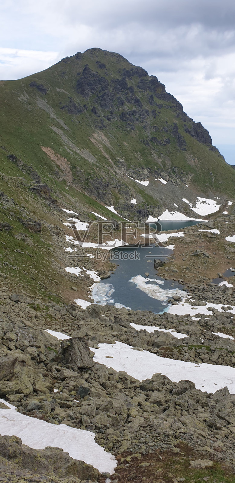 大自然的威严:徒步旅行和山地冒险照片摄影图片