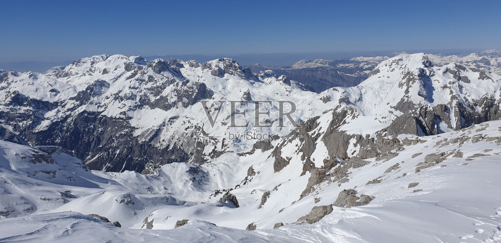 大自然的威严:徒步旅行和山地冒险照片摄影图片