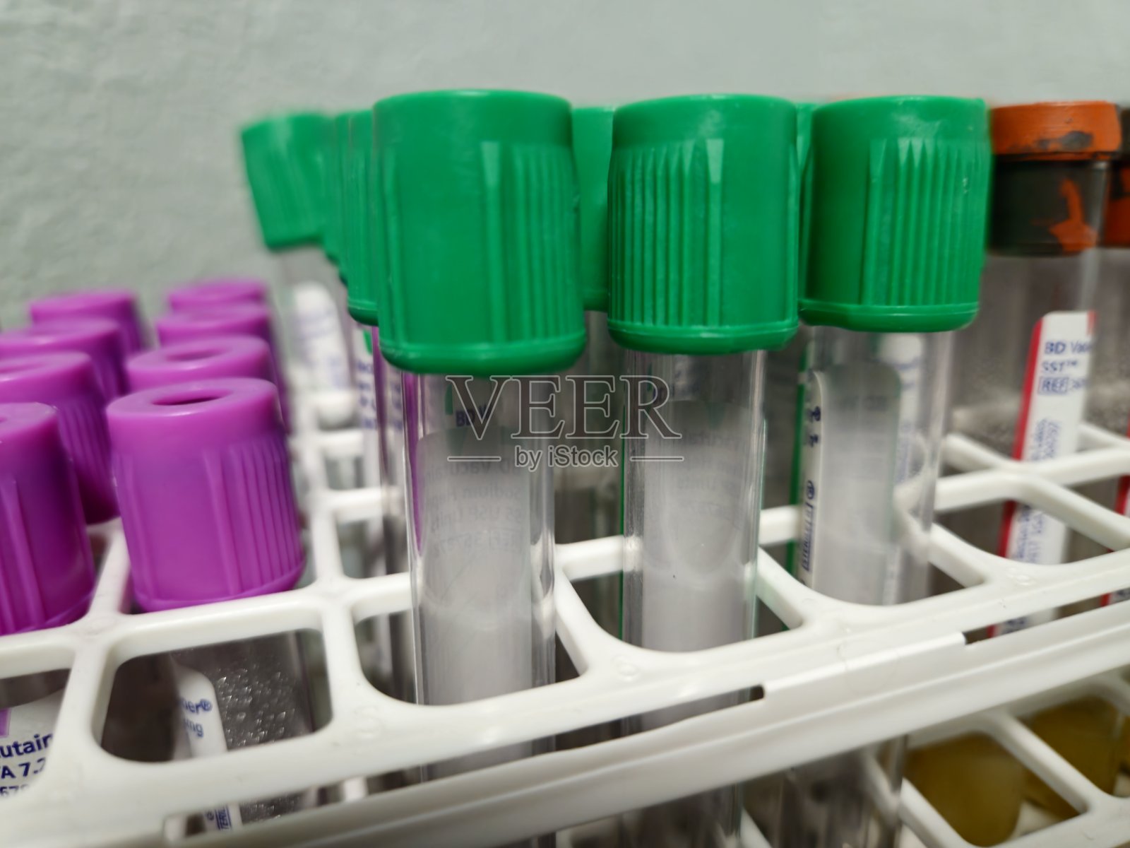 各种采血管的特写照片摄影图片