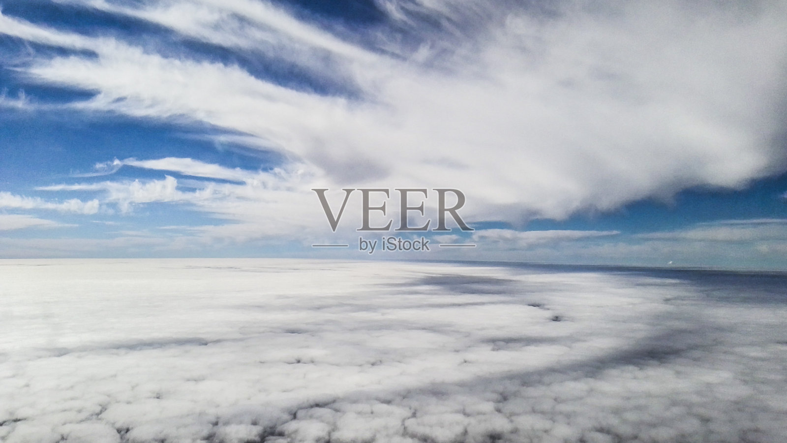 窗面云景点照片摄影图片