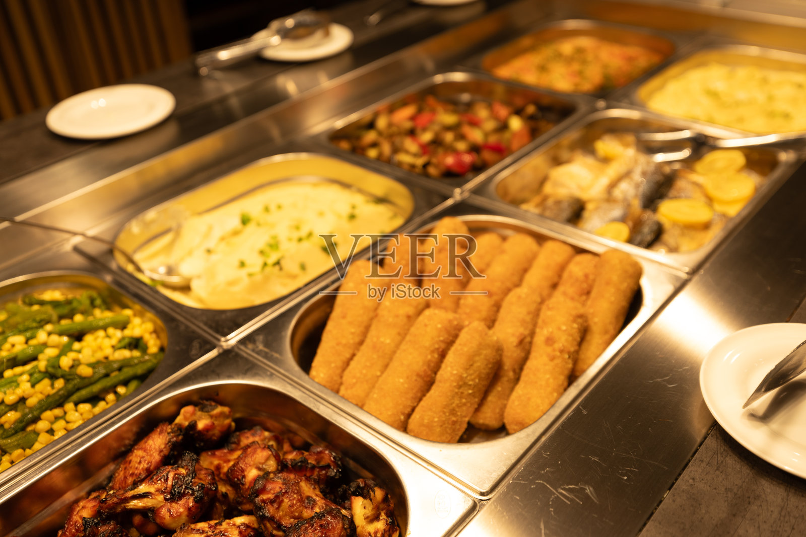 豪华酒店的自助餐种类繁多照片摄影图片