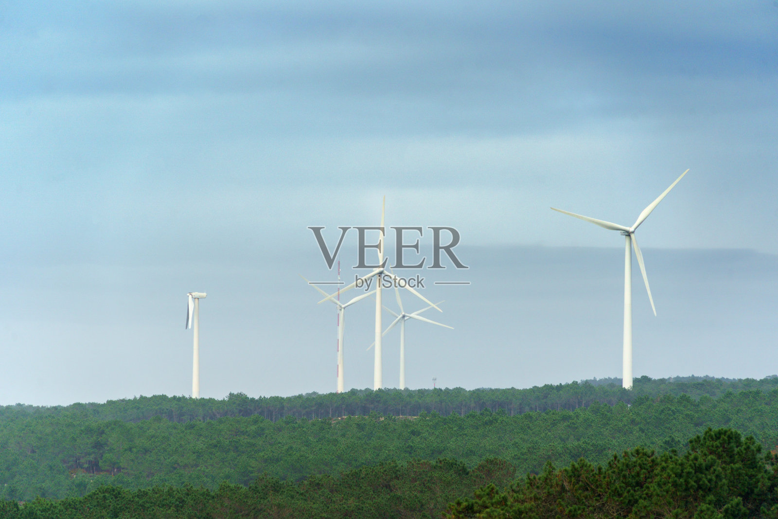 风力发电涡轮机照片摄影图片