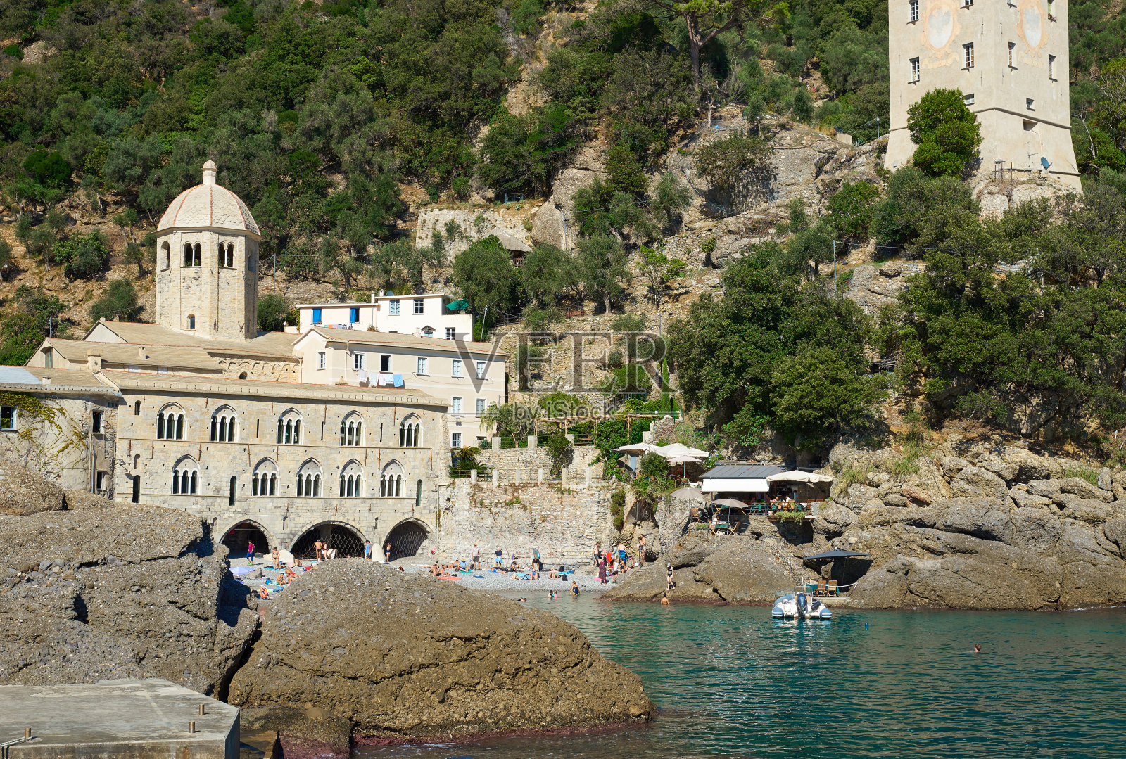 意大利利古里亚著名的“圣弗鲁图索”修道院的美丽海湾照片摄影图片