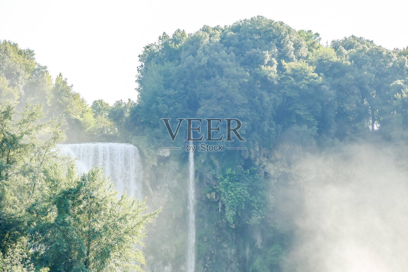 意大利翁布里亚的卡斯卡塔德拉马尔莫尔瀑布，摄于意大利马尔凯地区，欧洲照片摄影图片