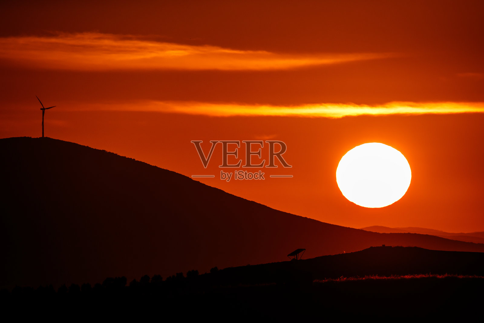 阿尔罕布拉山脉的日落照片摄影图片