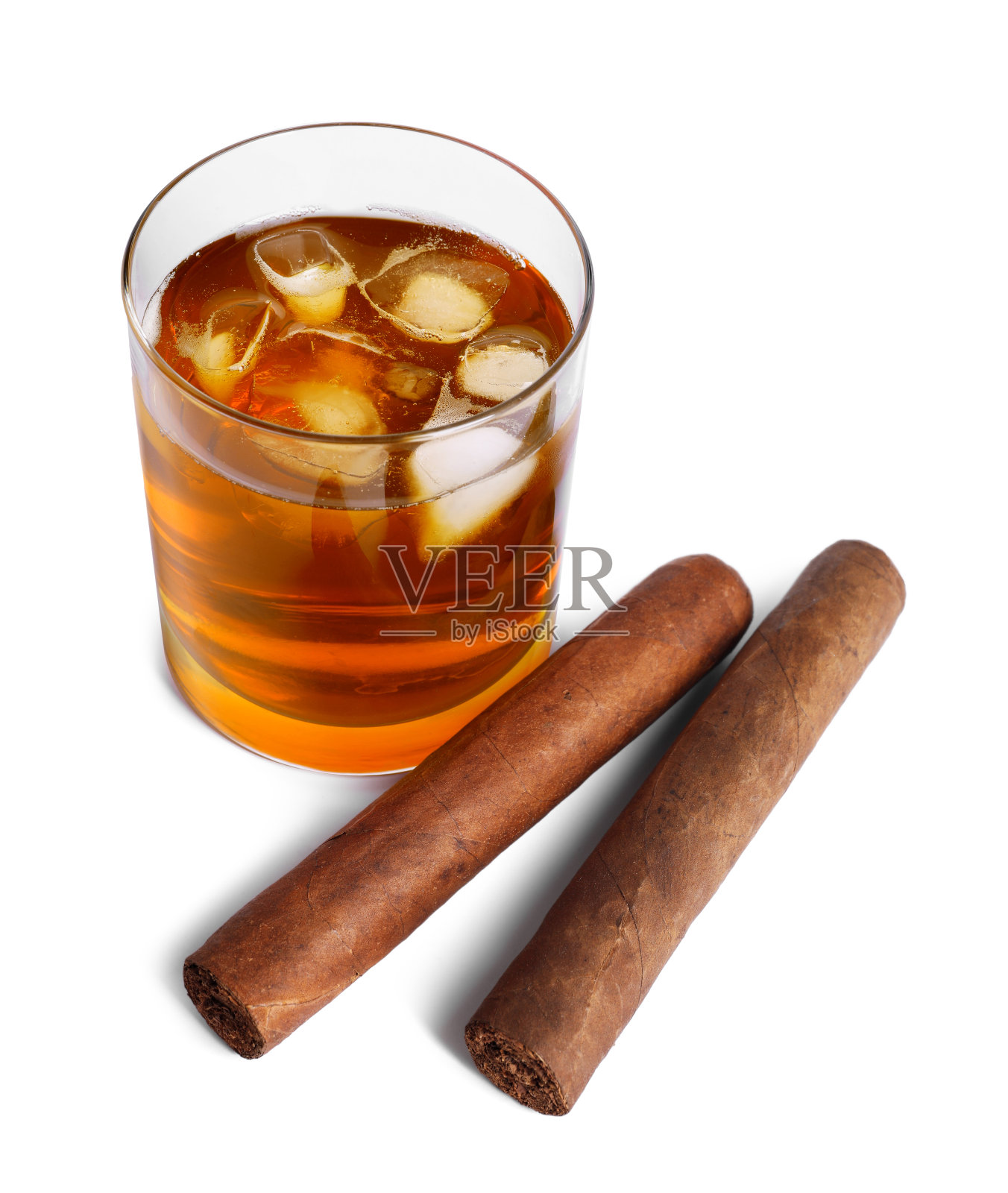 喝杯威士忌，抽雪茄，喝点白酒照片摄影图片