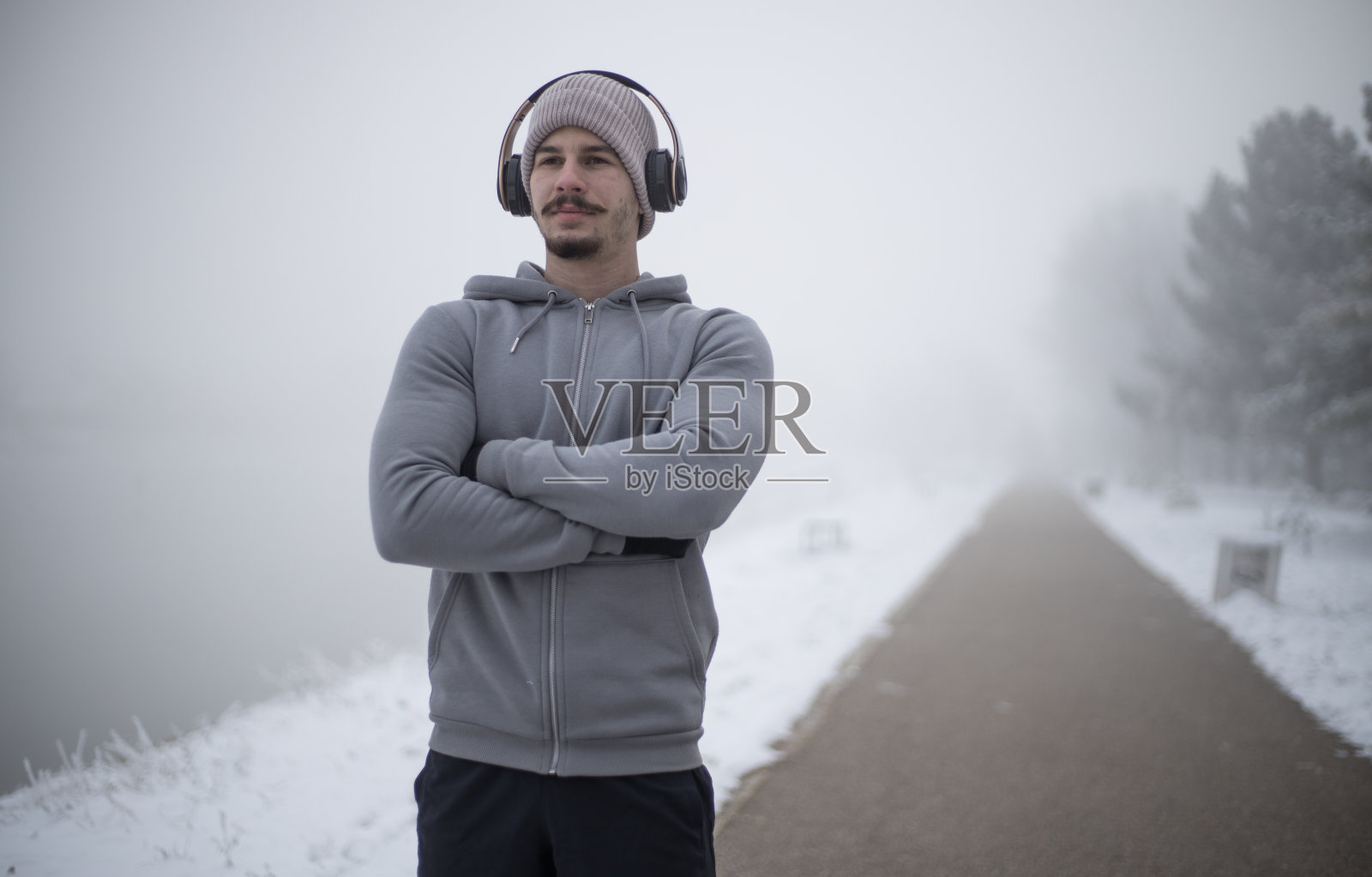 一个年轻运动员的肖像照片摄影图片