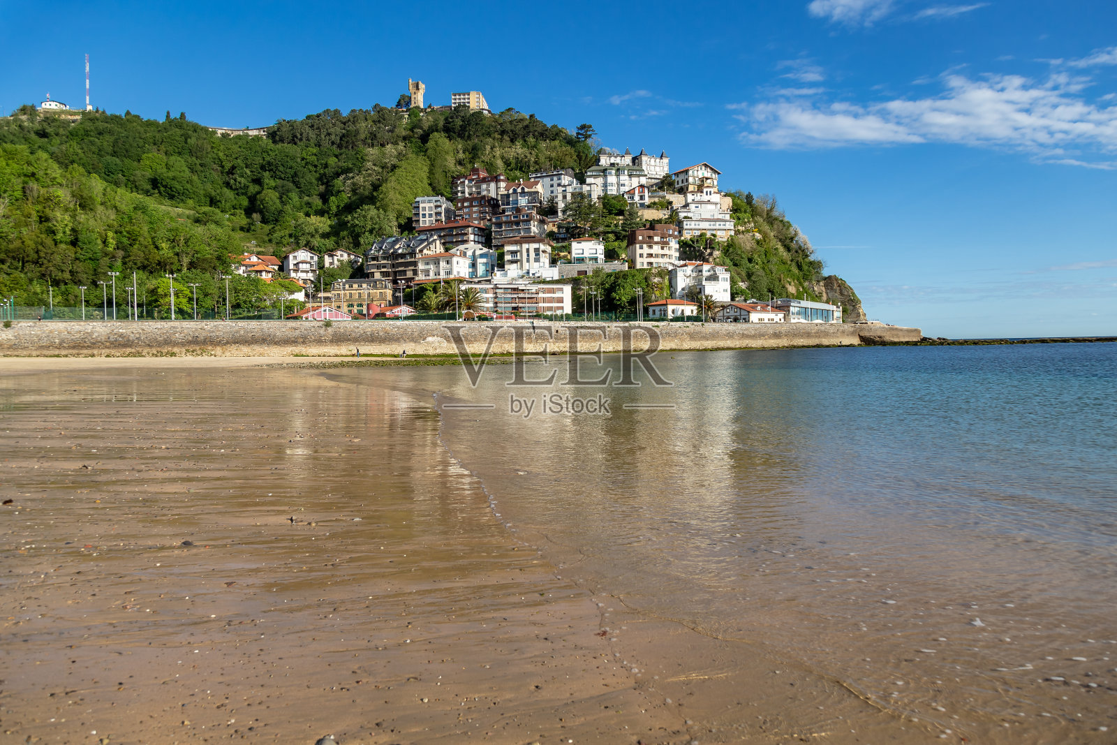 宁静的早晨海滩在圣塞巴斯蒂安巴斯克国家西班牙欧洲照片摄影图片