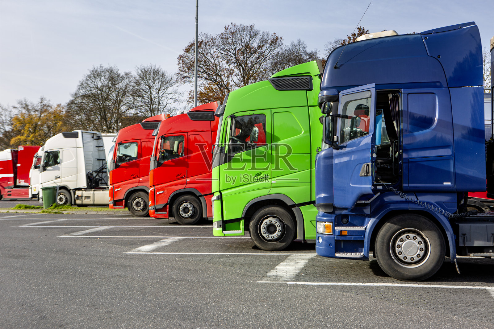 卡车-休息区照片摄影图片
