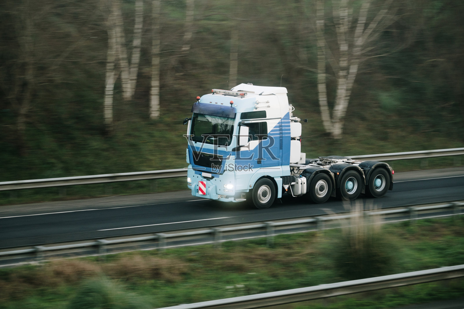 四轮卡车牵引车照片摄影图片