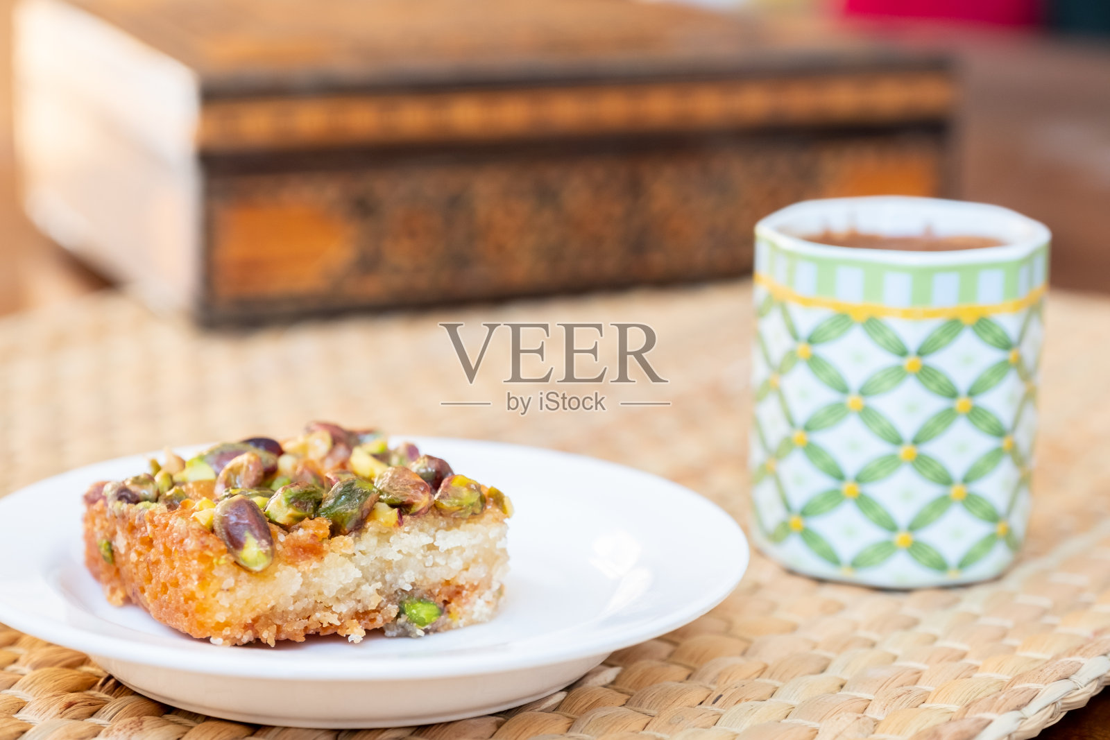 开斋节期间供应的传统咖啡照片摄影图片