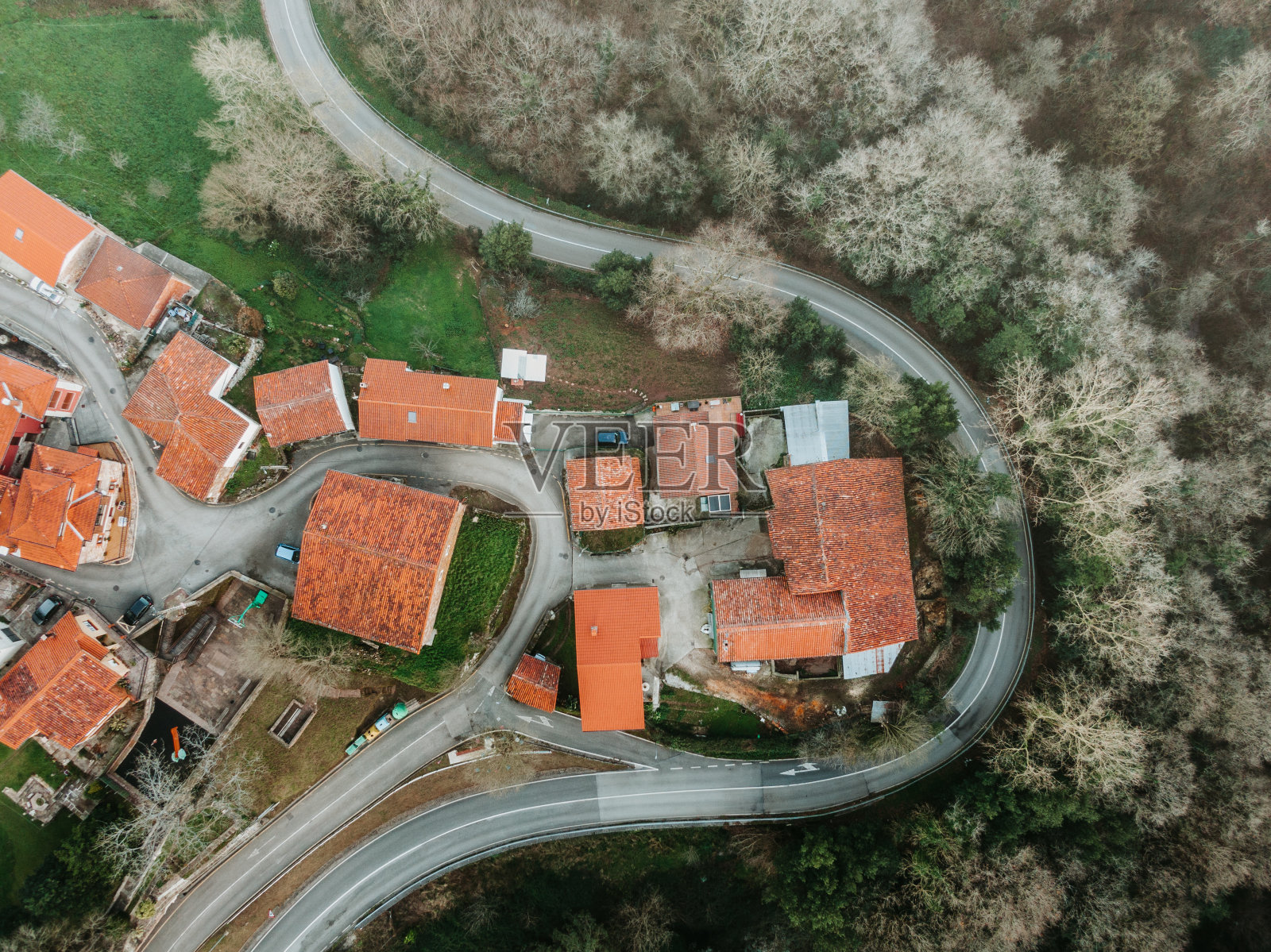 从上面看到的村庄照片摄影图片