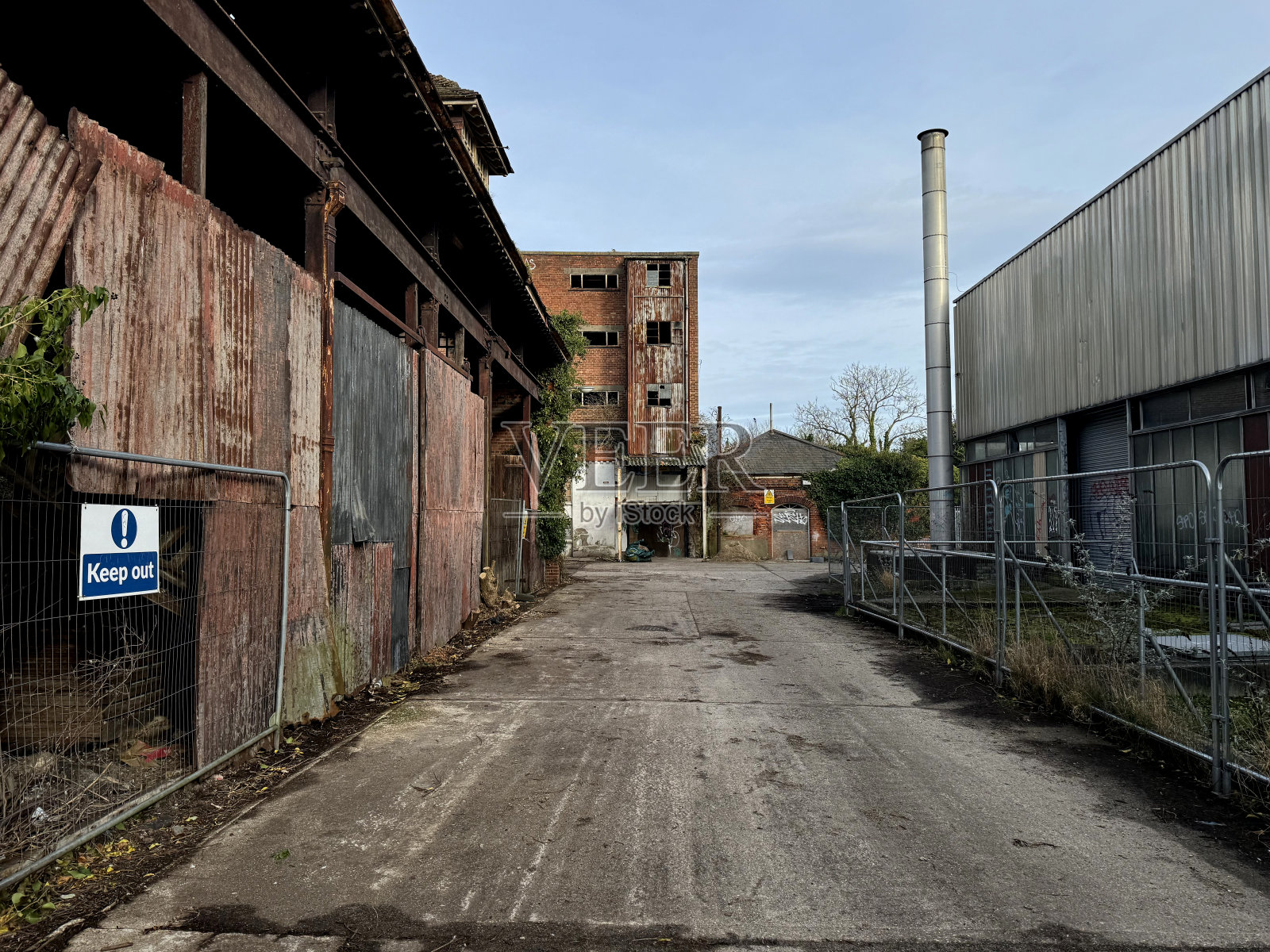 废弃的旧工厂照片摄影图片