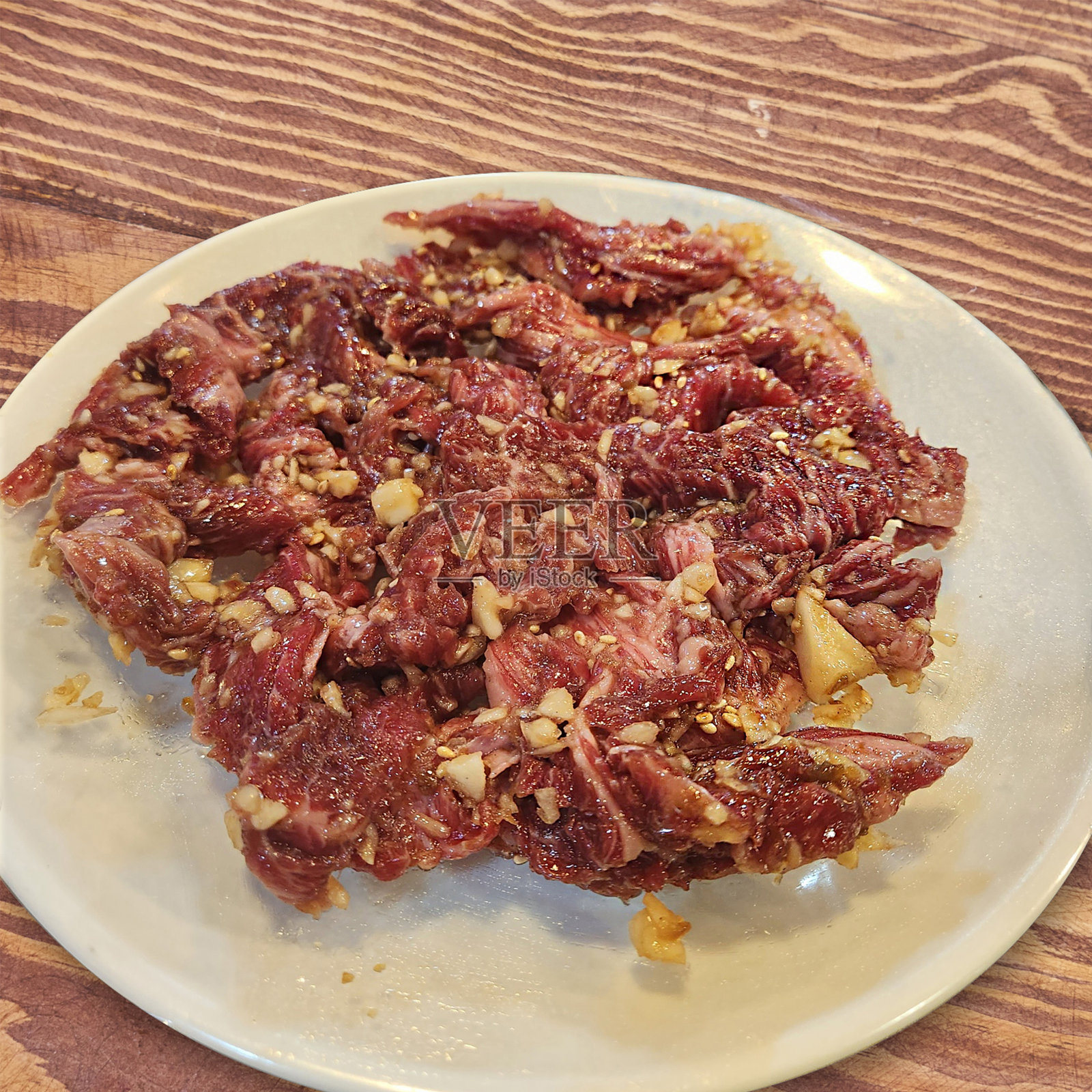 用A++级韩国牛肉做的特制排骨照片摄影图片