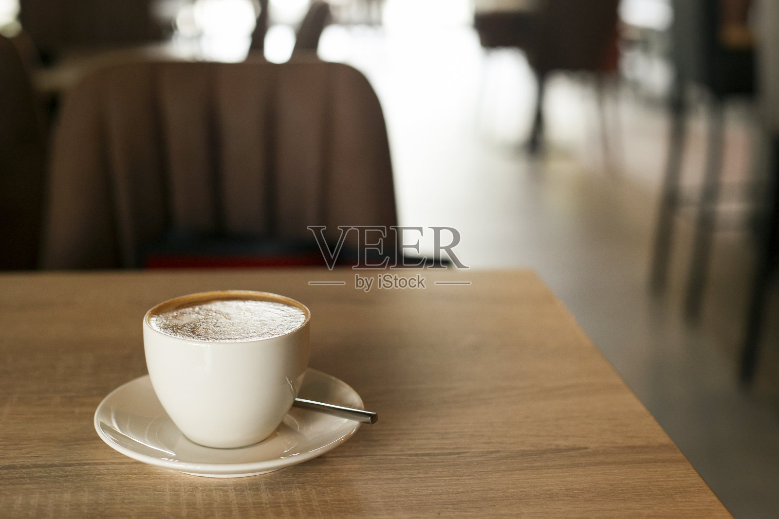 在酒吧喝咖啡照片摄影图片