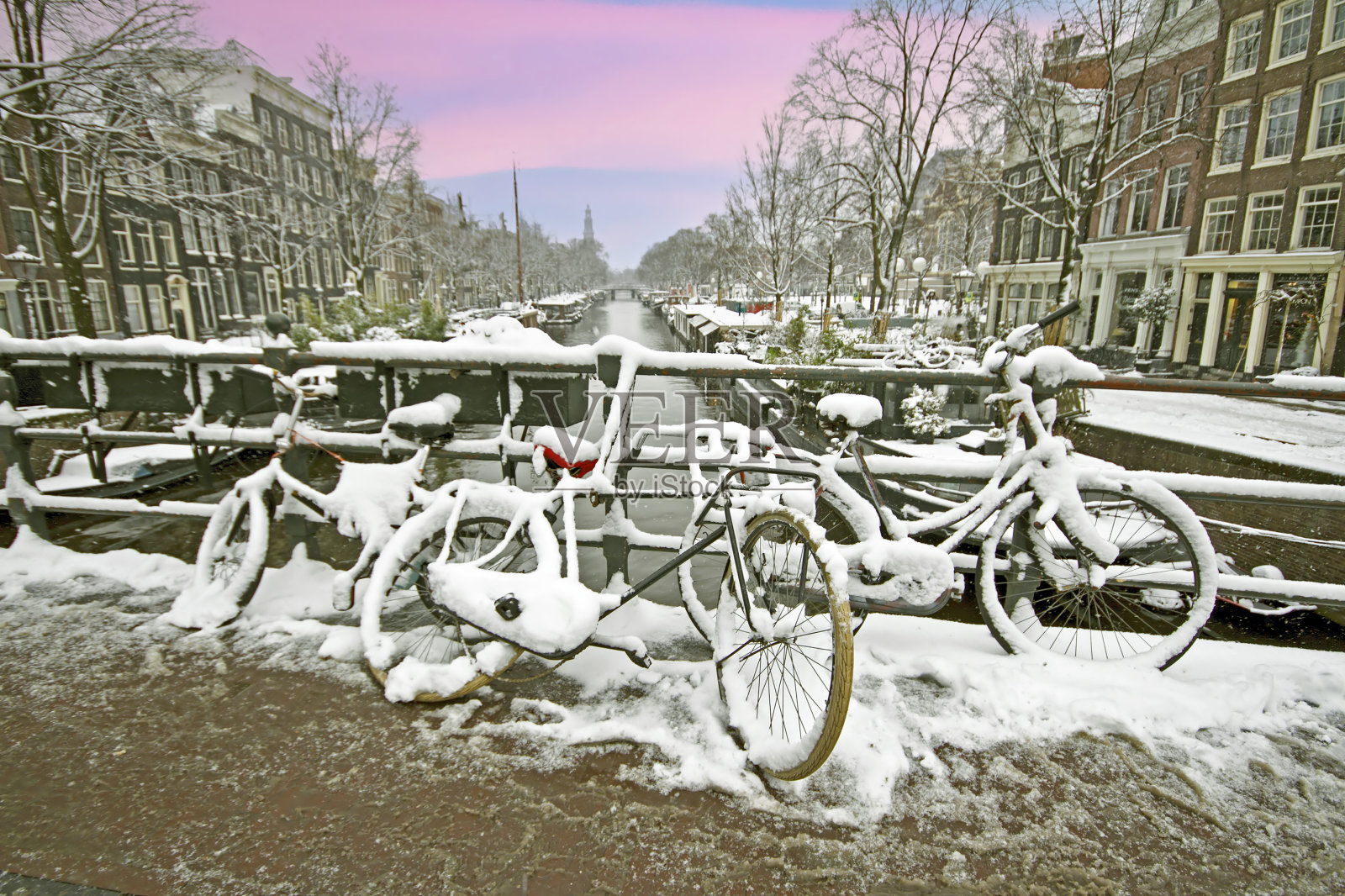 荷兰阿姆斯特丹冬天的日落照片摄影图片