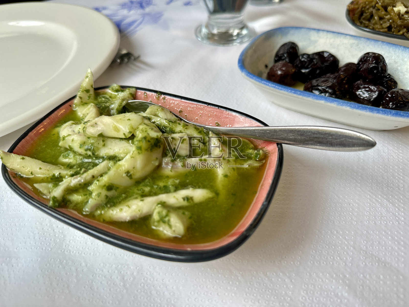 香蒜酱鱼照片摄影图片