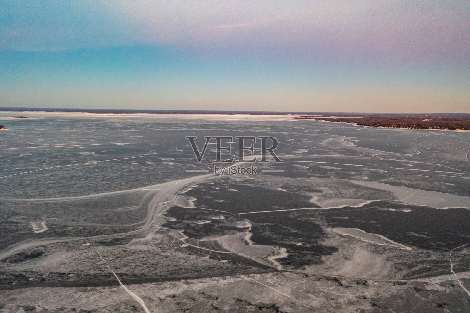 冬天的米德兰湾，加拿大安大略省照片摄影图片