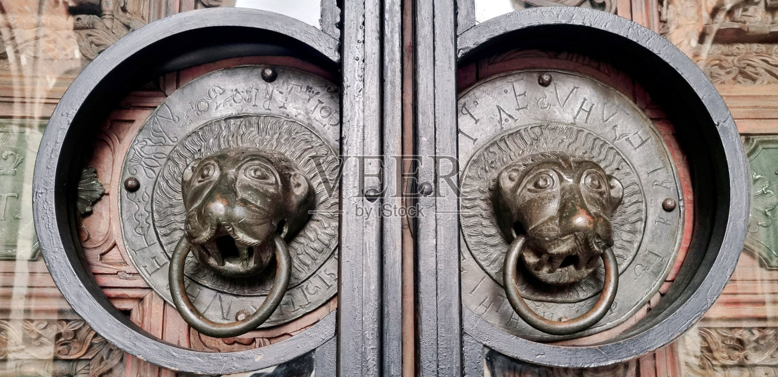 中世纪门环照片摄影图片