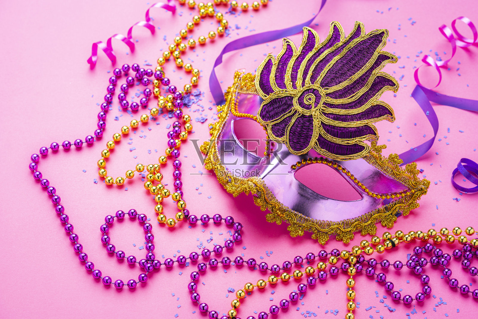 紫色狂欢节面具。本空间照片摄影图片