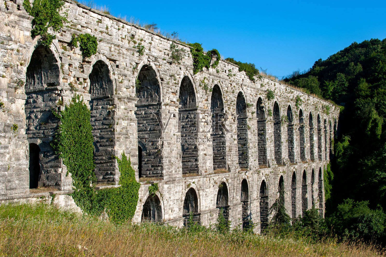 Eğri Kemer的侧视图照片摄影图片