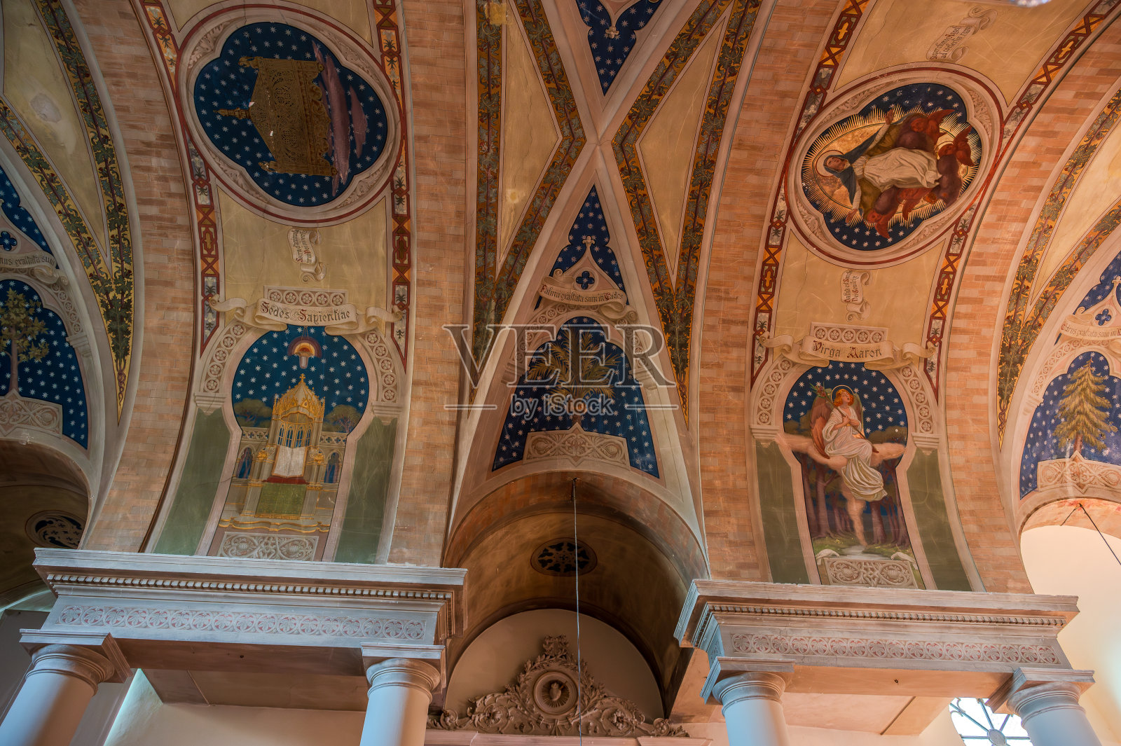 Torre di Palme, Fermo, Marche。圣母玛利亚教堂照片摄影图片