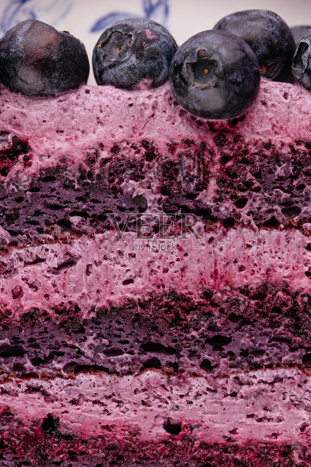 甜点配蓝莓和浆果奶油照片摄影图片