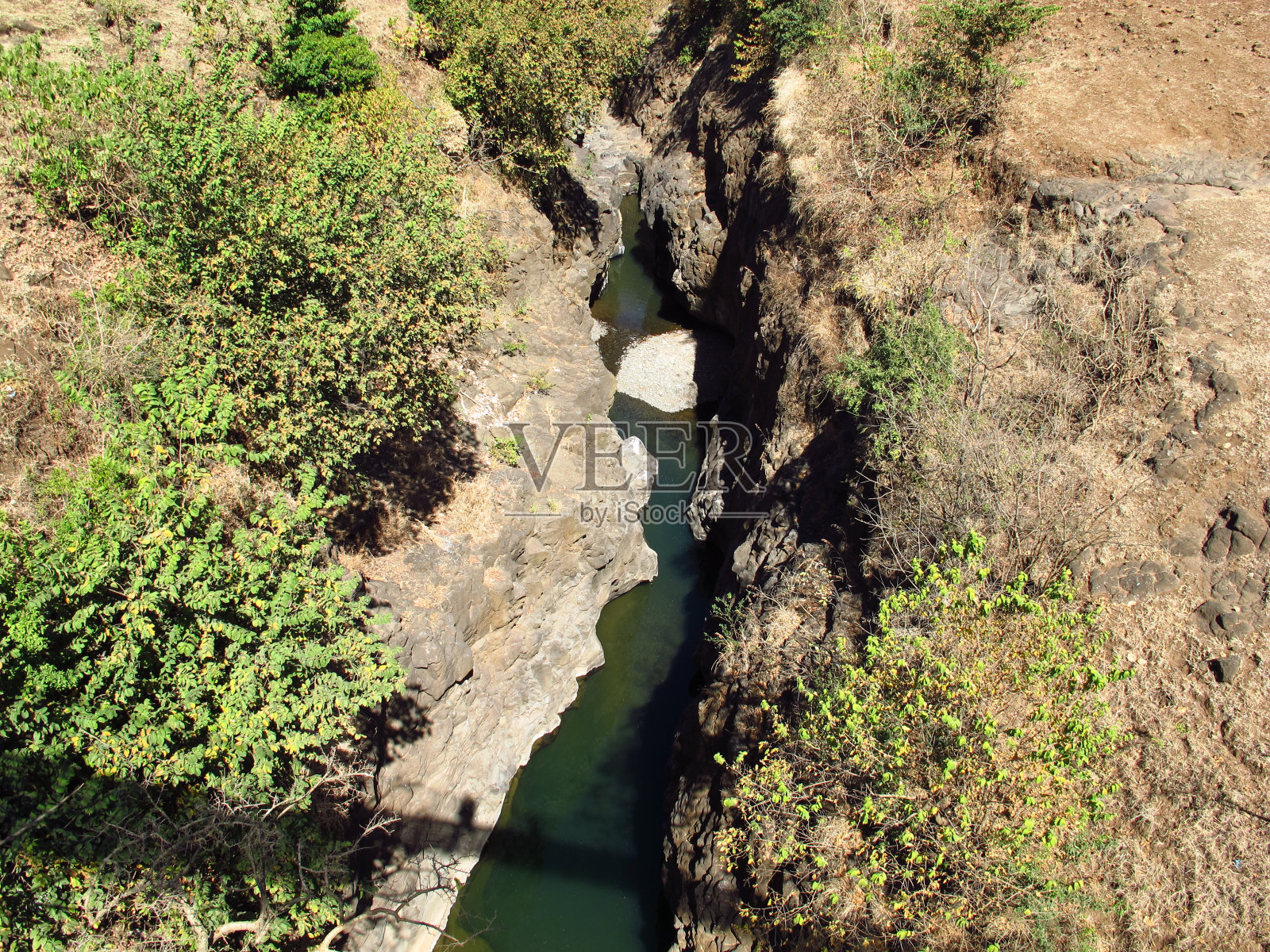 这是埃塞俄比亚蓝色尼罗河上的阿贝瀑布照片摄影图片