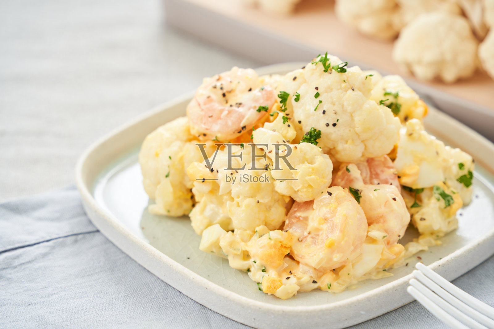 花椰菜虾塔塔沙拉照片摄影图片