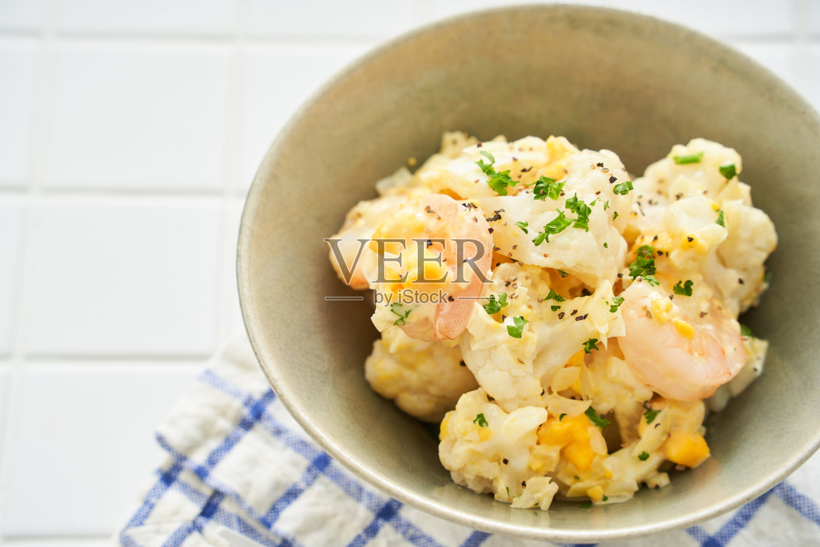 花椰菜虾塔塔沙拉照片摄影图片