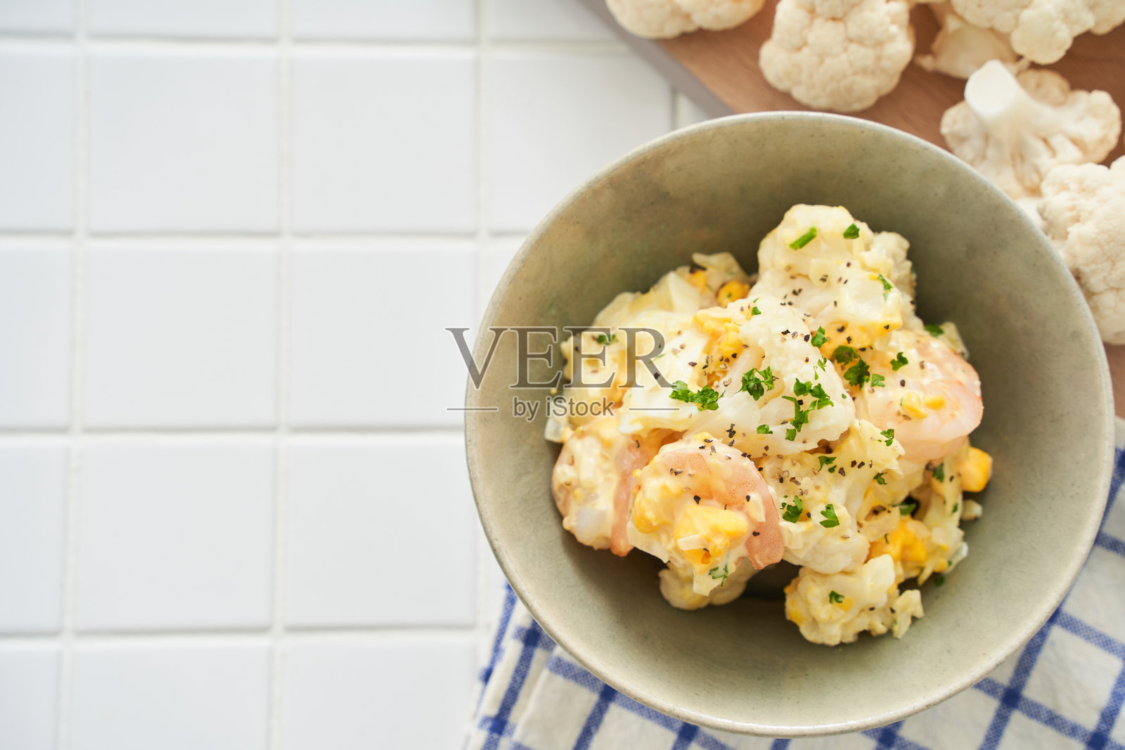 花椰菜虾塔塔沙拉照片摄影图片