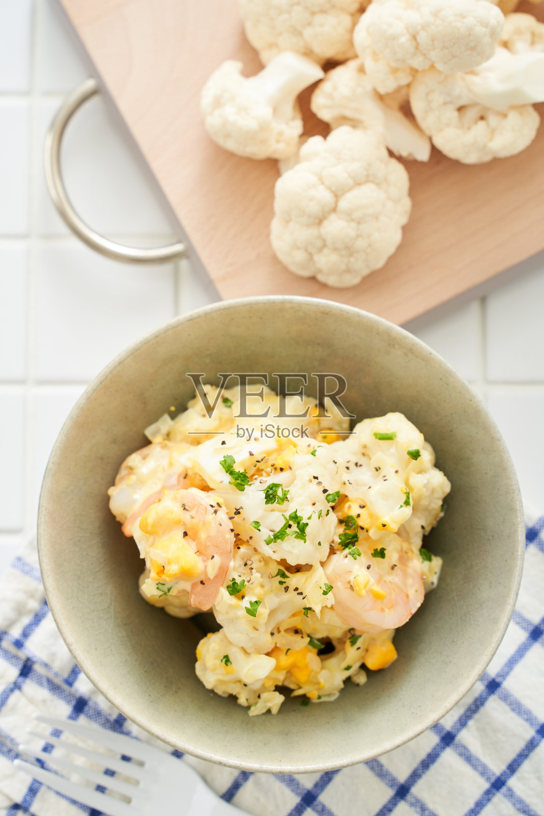 花椰菜虾塔塔沙拉照片摄影图片