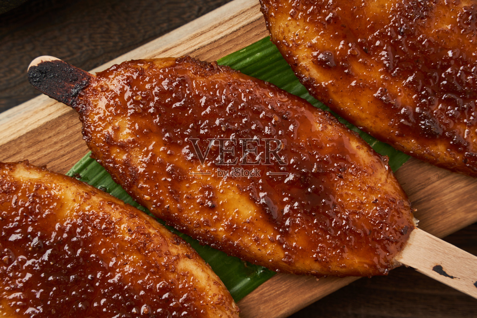 日本食物“Gohei Mochi”:填有豆酱的年糕照片摄影图片