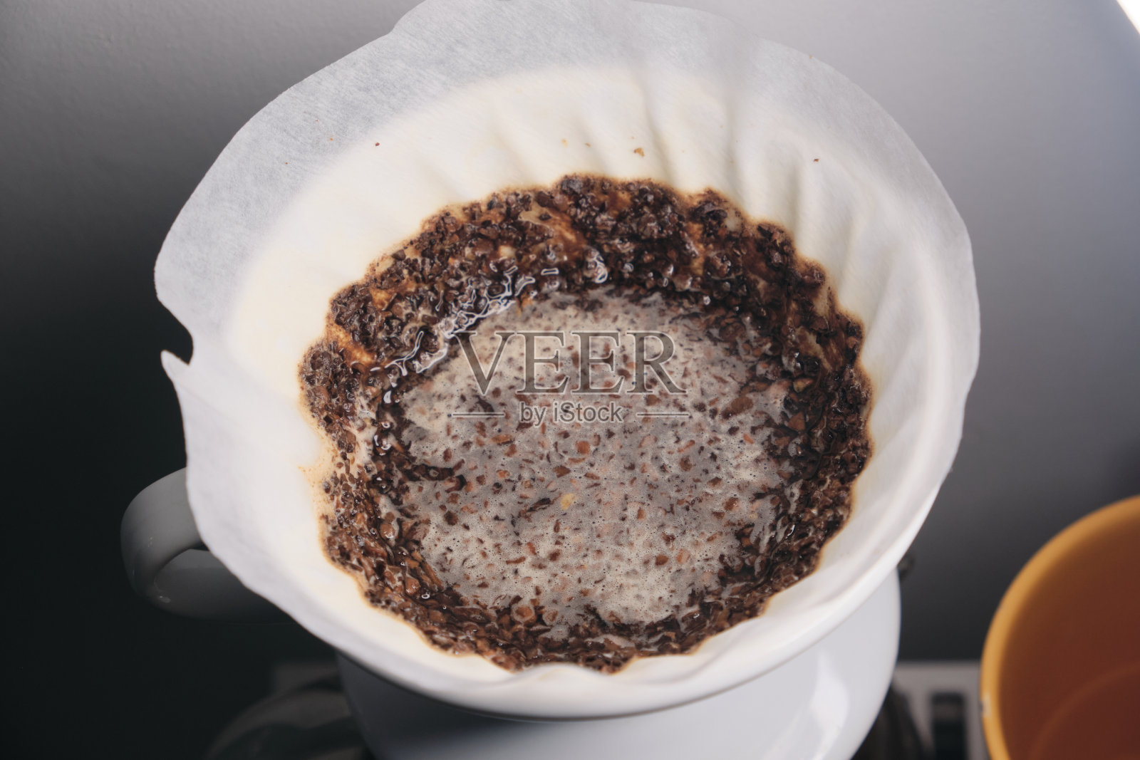 用v60法冲泡咖啡照片摄影图片