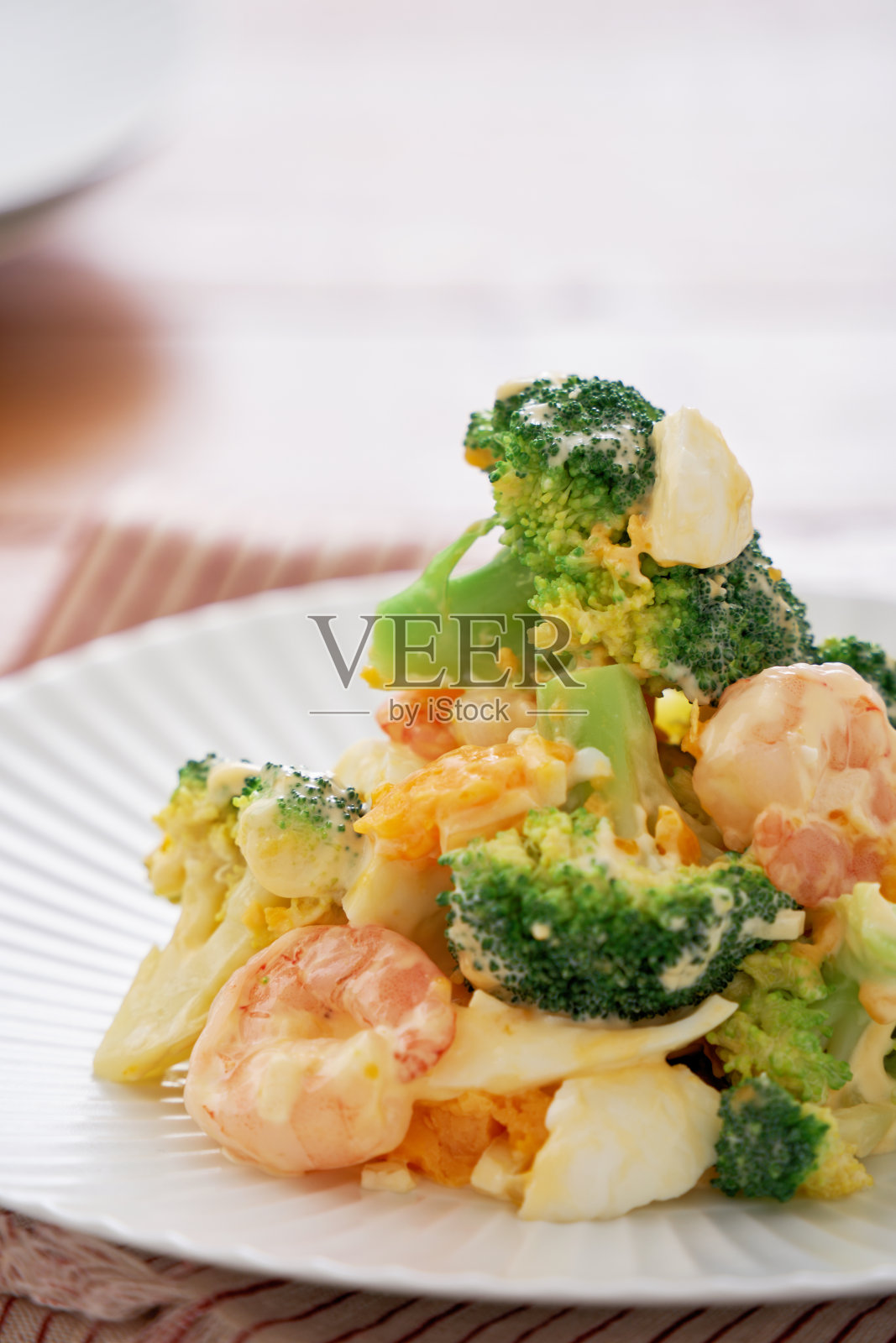 花椰菜和鞑靼虾沙拉照片摄影图片