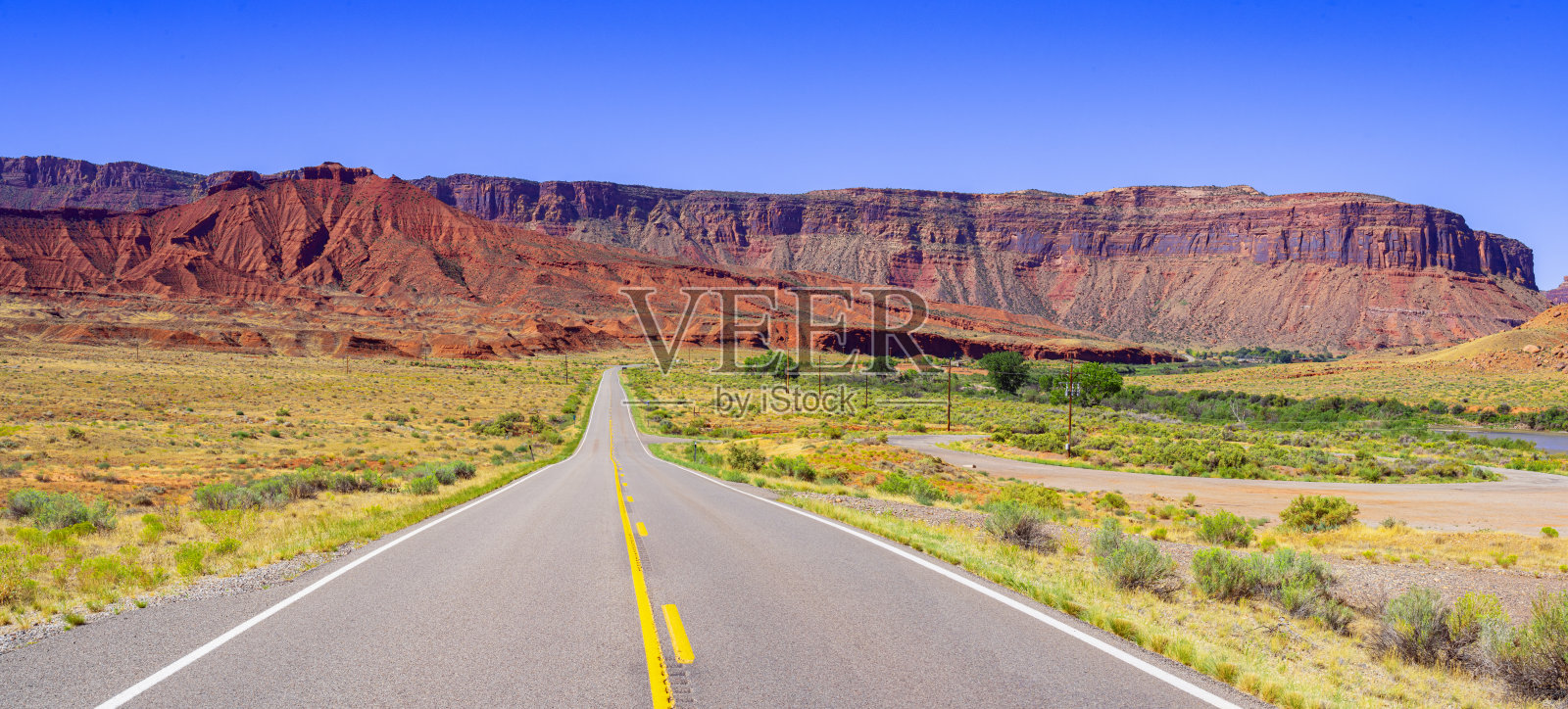 岩层沿着风景公路128附近摩押，犹他州照片摄影图片