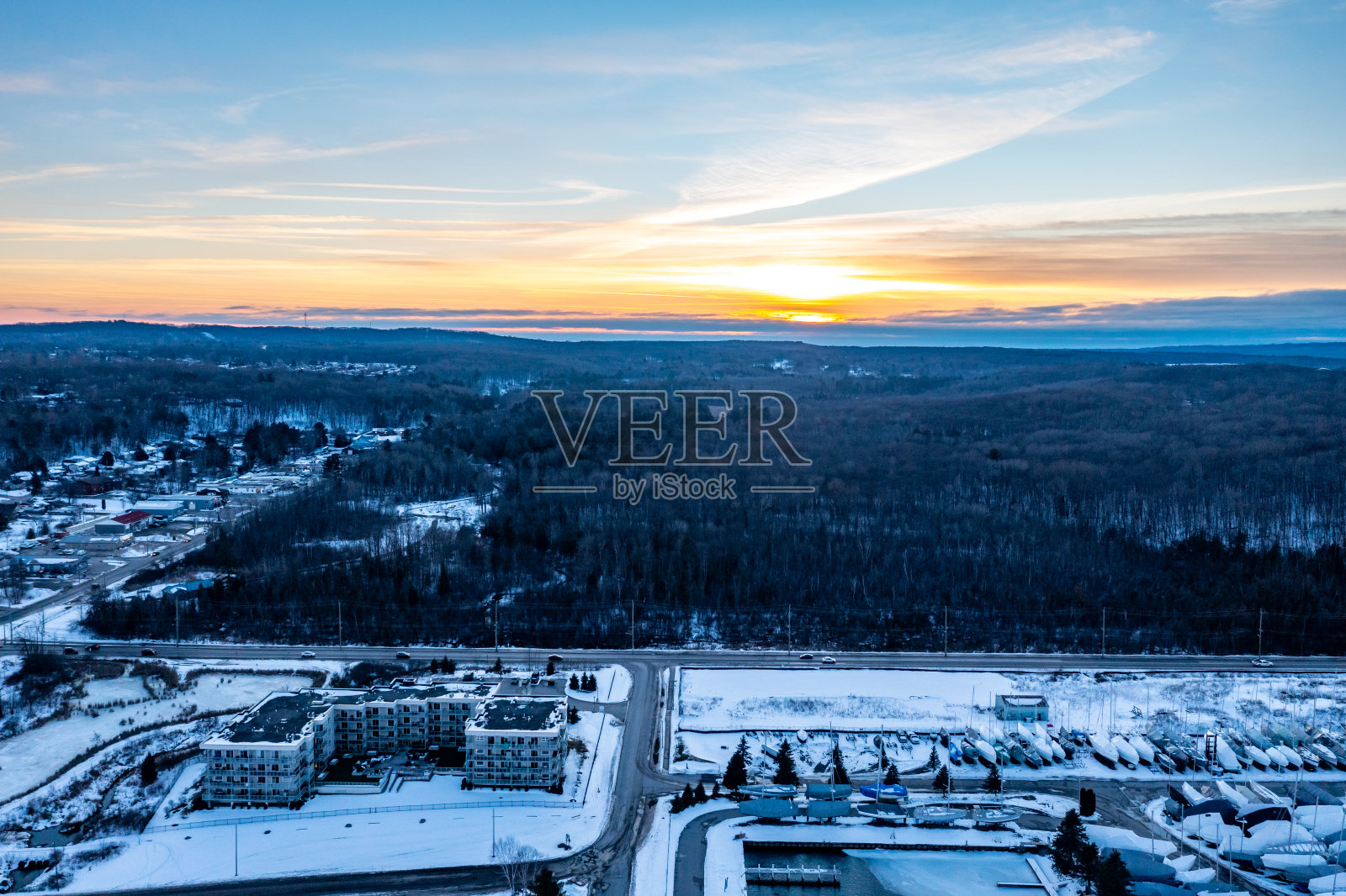 冬天的米德兰湾，加拿大安大略省照片摄影图片