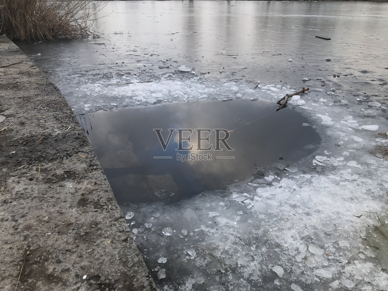 冻湖照片摄影图片